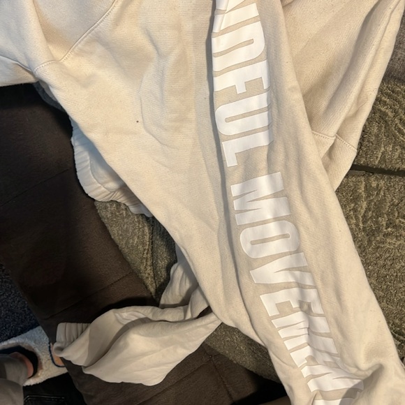 ALO Yoga Solar Hoodie - Picture 4 of 7